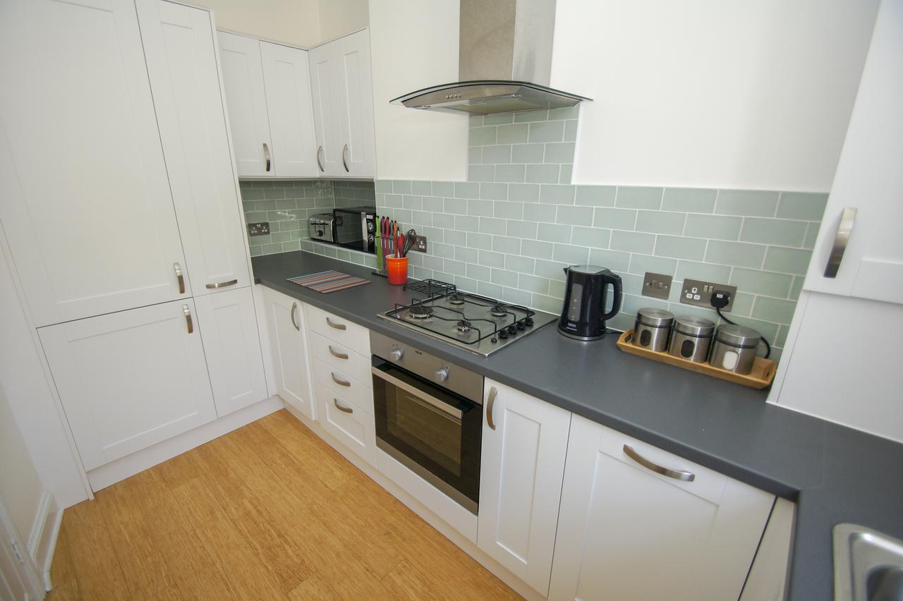 Regency - Sea View - By Holiday Lets Apartment *
